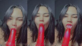 Que rico chupa ese vibrador