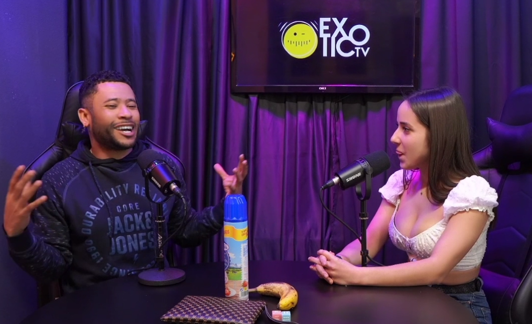 Esta zorrita de 23 española Española y modelo de OnlyFans 🇪🇸